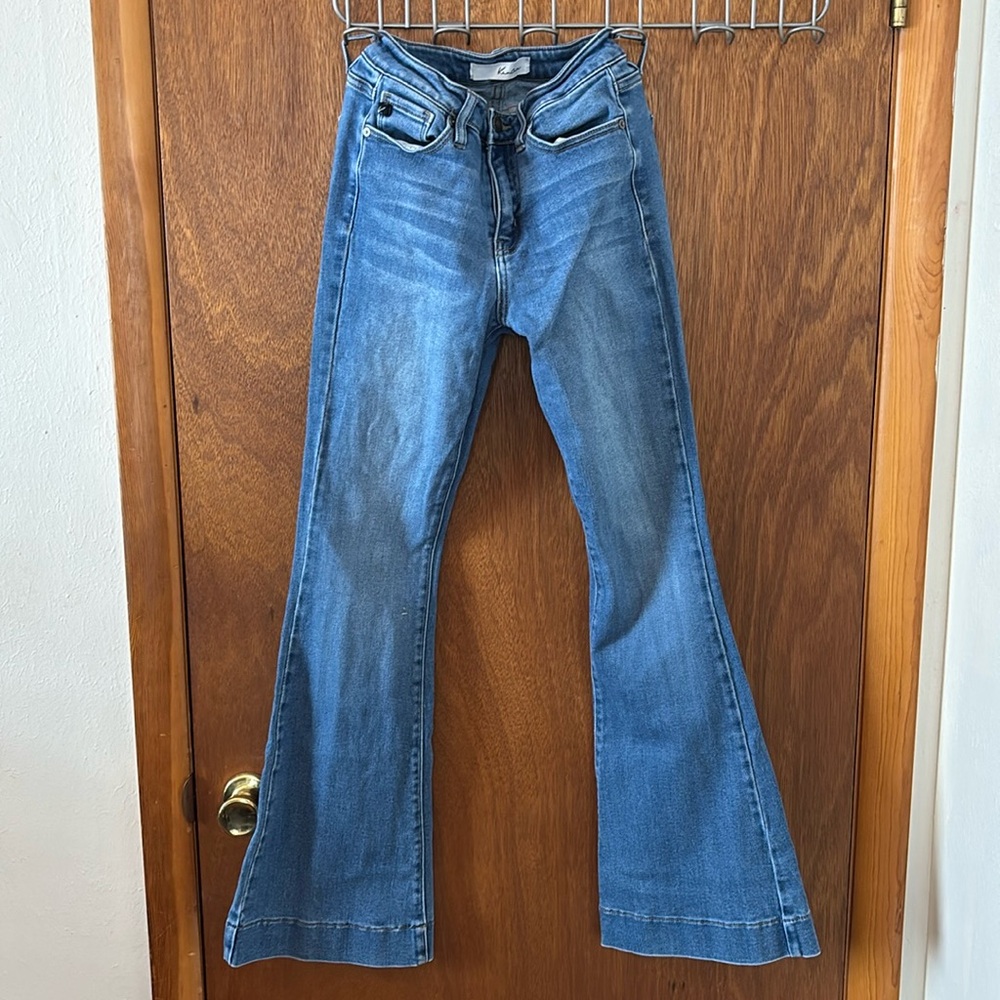 KanCan size 7 light wash layers